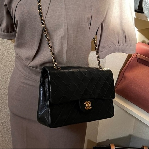 Vintage CHANEL double flap Lambskin purse - Picture 2 of 11